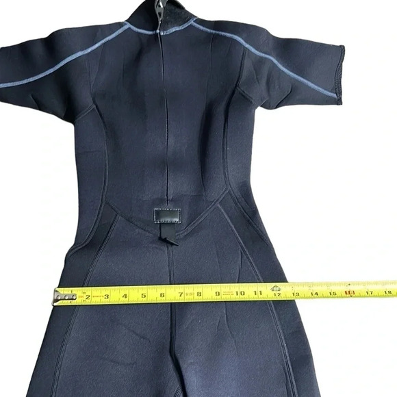 Akona wetsuit,women size  5/6 .Black ,scuba diving , sea doo,surfing ,Neoprene - Picture 10 of 13